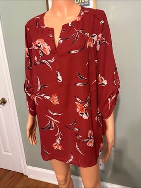 Daniel Rainn Burgundy Floral V-Neck Top